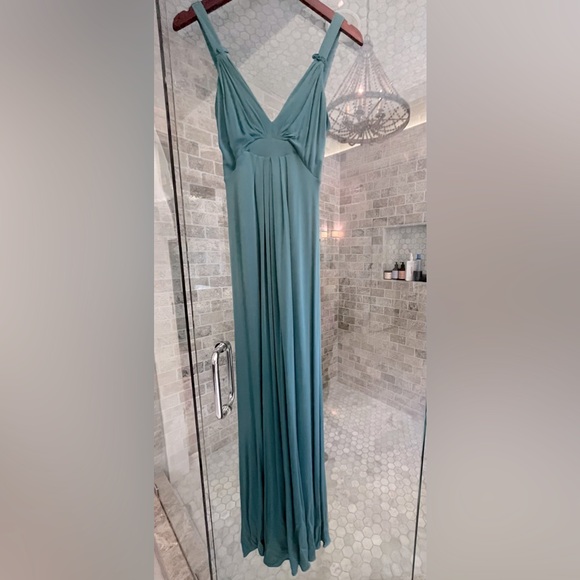 NWT Elie Tahari:  Liz Long Formal Dress/Gown. Size XS. - Picture 1 of 3